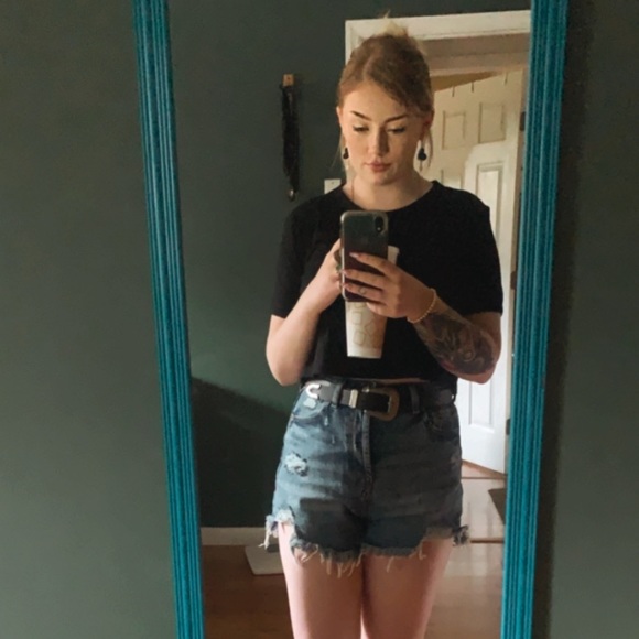 Meet your Posher, Madison - Picture 3 of 3